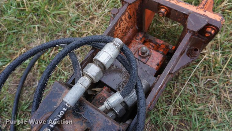 image for item DI9260 NPK 203 breaker