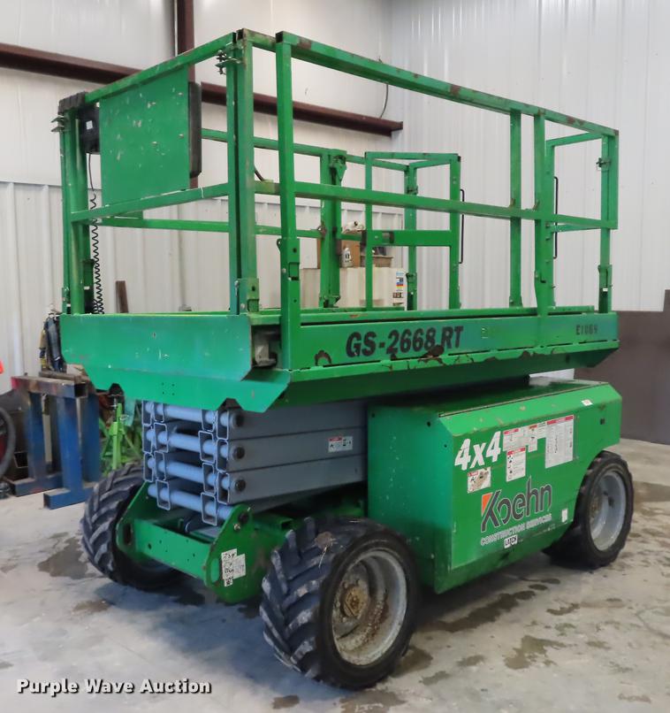 image for item DN9159 2010 Genie GS-2668RT scissor lift