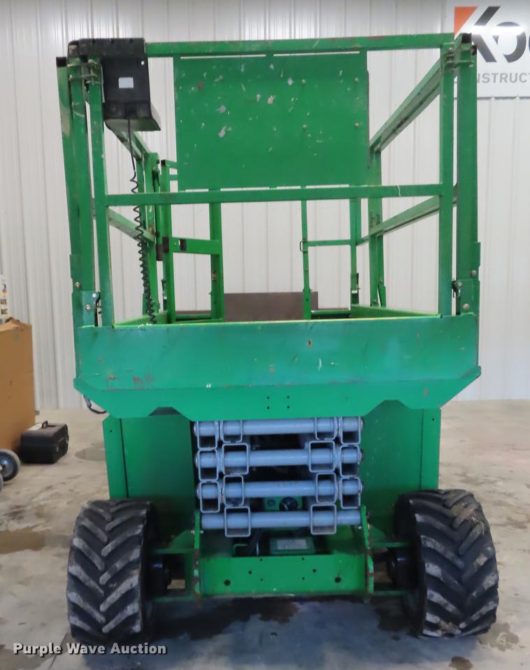 image for item DN9159 2010 Genie GS-2668RT scissor lift