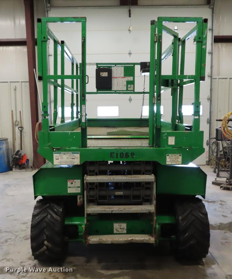image for item DN9159 2010 Genie GS-2668RT scissor lift
