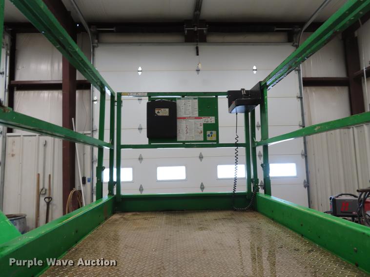 image for item DN9159 2010 Genie GS-2668RT scissor lift