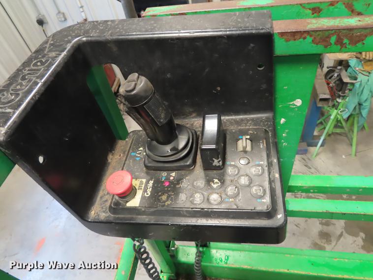 image for item DN9159 2010 Genie GS-2668RT scissor lift