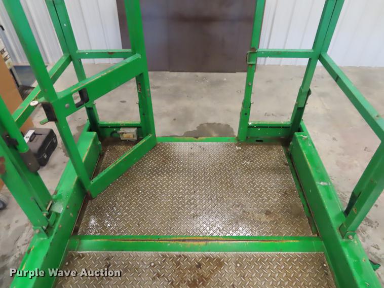 image for item DN9159 2010 Genie GS-2668RT scissor lift