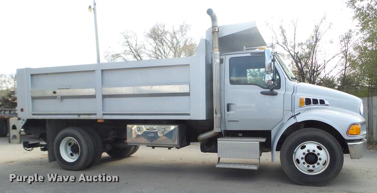 image for item DX9661 2007 Sterling Aceterra truck