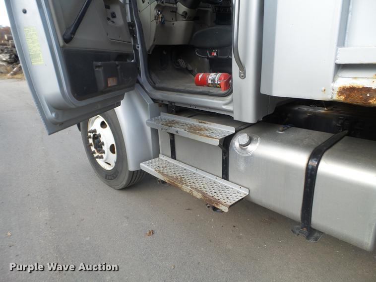 image for item DX9661 2007 Sterling Aceterra truck