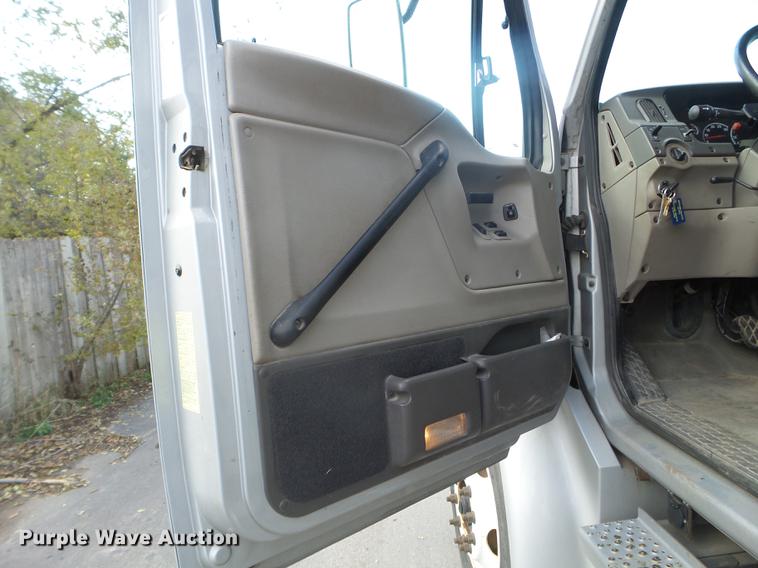 image for item DX9661 2007 Sterling Aceterra truck