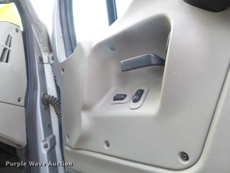 image for item DX9661 2007 Sterling Aceterra truck