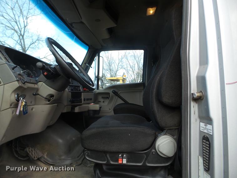 image for item DX9661 2007 Sterling Aceterra truck