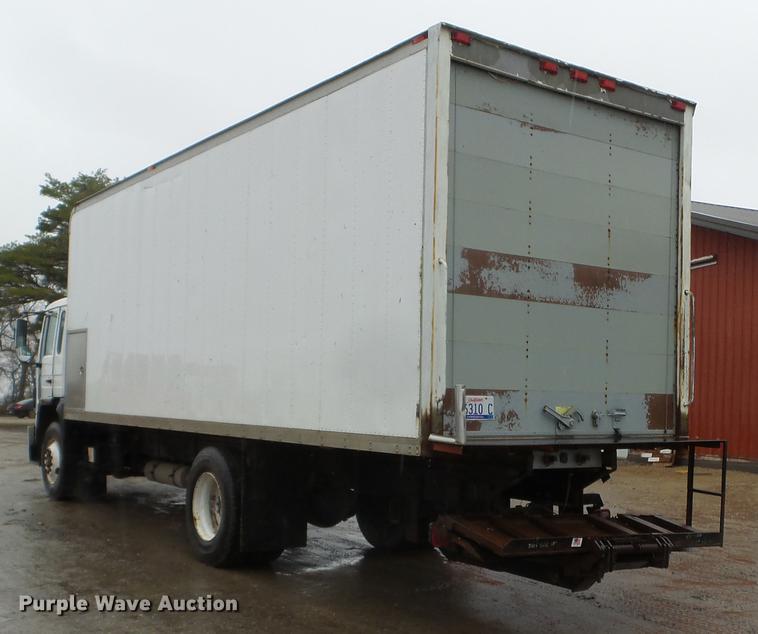 image for item DX9707 1993 Volvo FE box truck