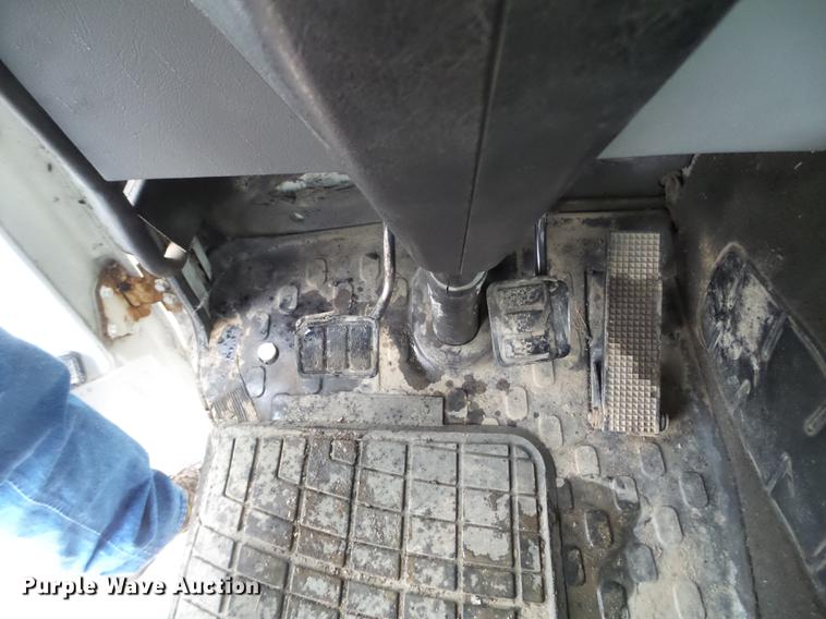 image for item DX9707 1993 Volvo FE box truck