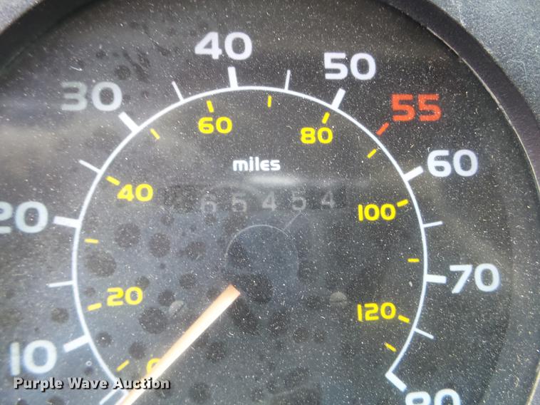 image for item DX9707 1993 Volvo FE box truck