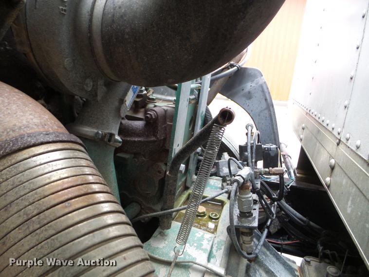 image for item DX9707 1993 Volvo FE box truck