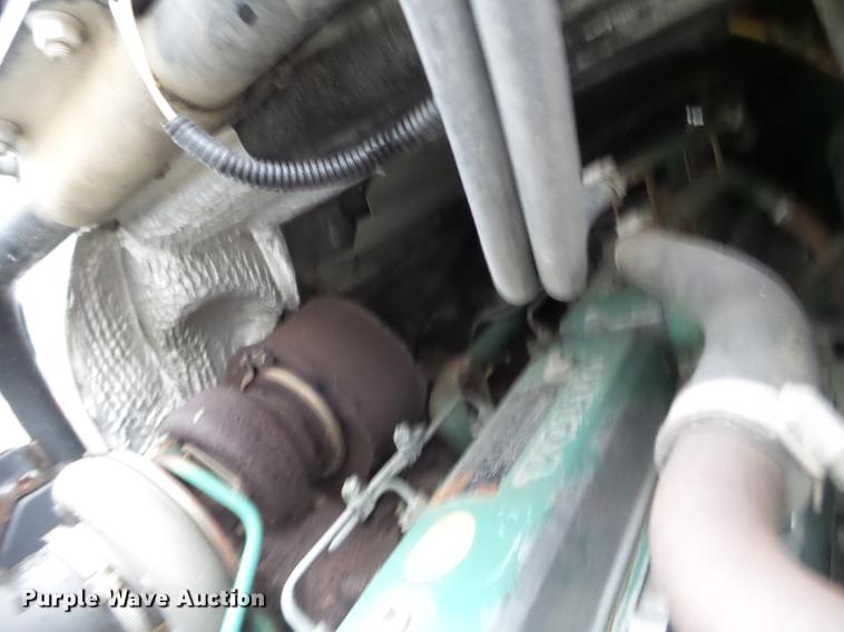 image for item DX9707 1993 Volvo FE box truck