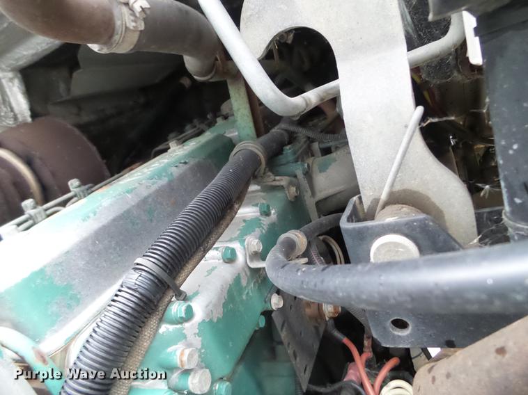 image for item DX9707 1993 Volvo FE box truck