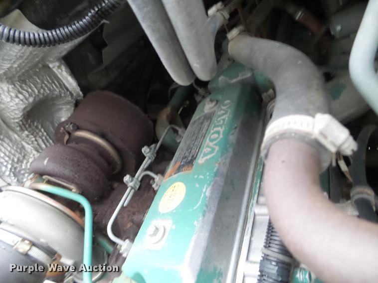 image for item DX9707 1993 Volvo FE box truck