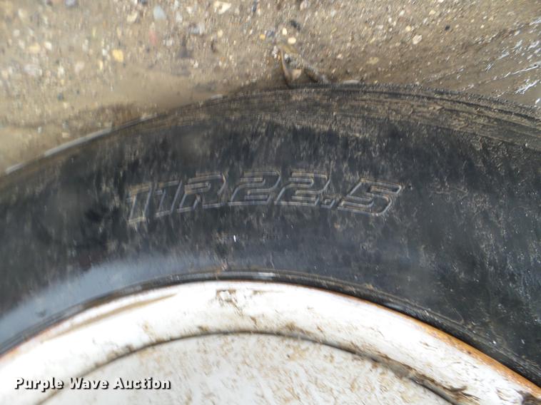 image for item DX9707 1993 Volvo FE box truck