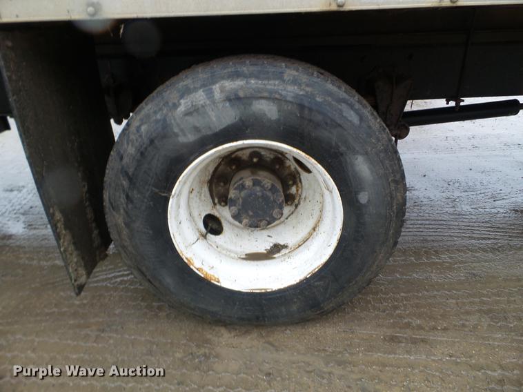 image for item DX9707 1993 Volvo FE box truck