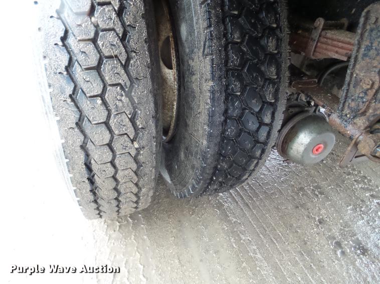 image for item DX9707 1993 Volvo FE box truck