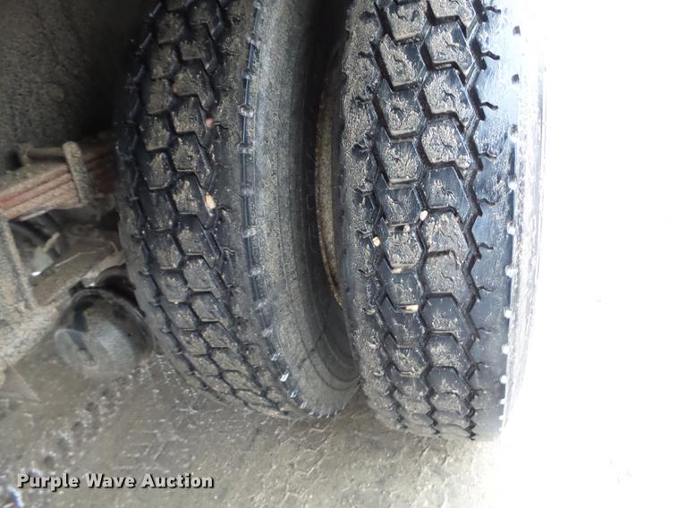 image for item DX9707 1993 Volvo FE box truck