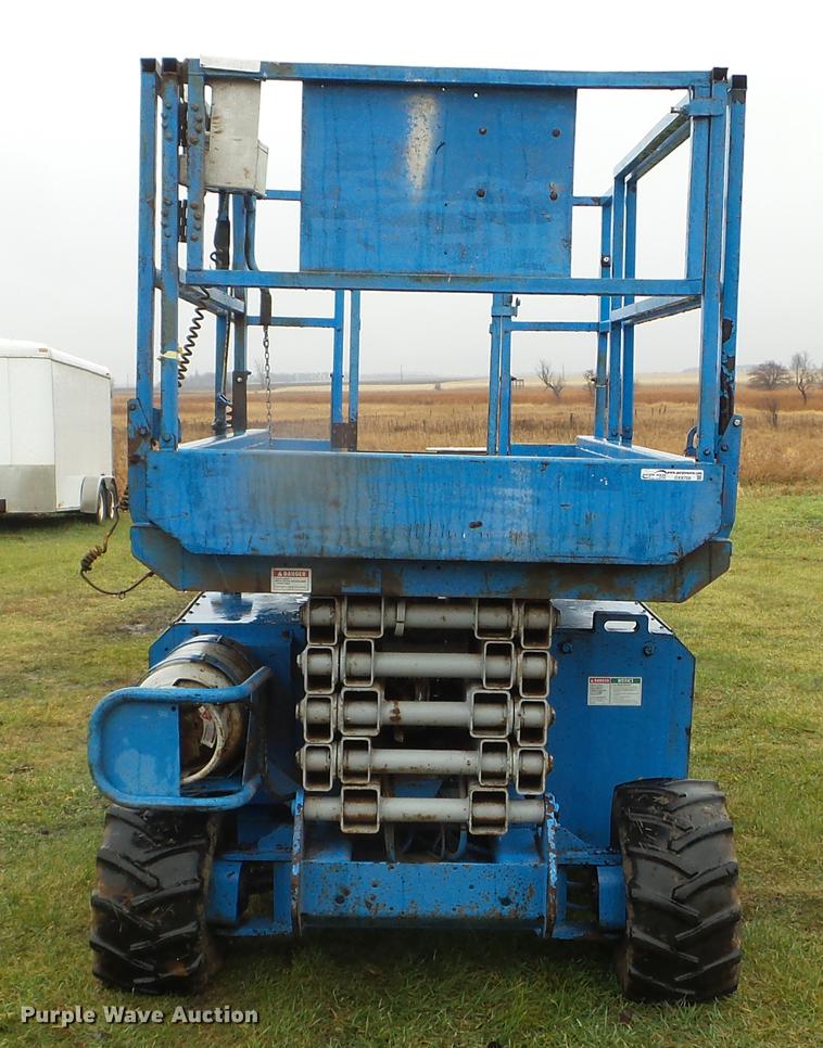 image for item DX9708 2000 Genie GS-3268 scissor lift