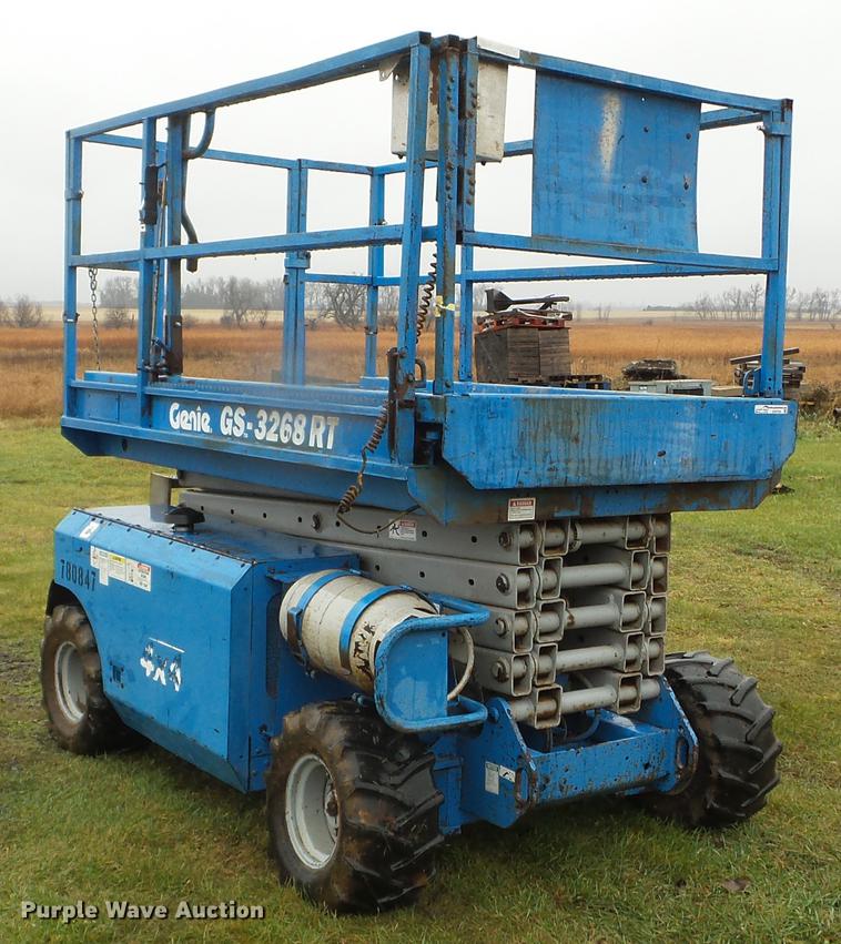 image for item DX9708 2000 Genie GS-3268 scissor lift