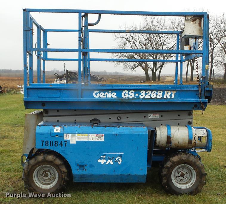 image for item DX9708 2000 Genie GS-3268 scissor lift
