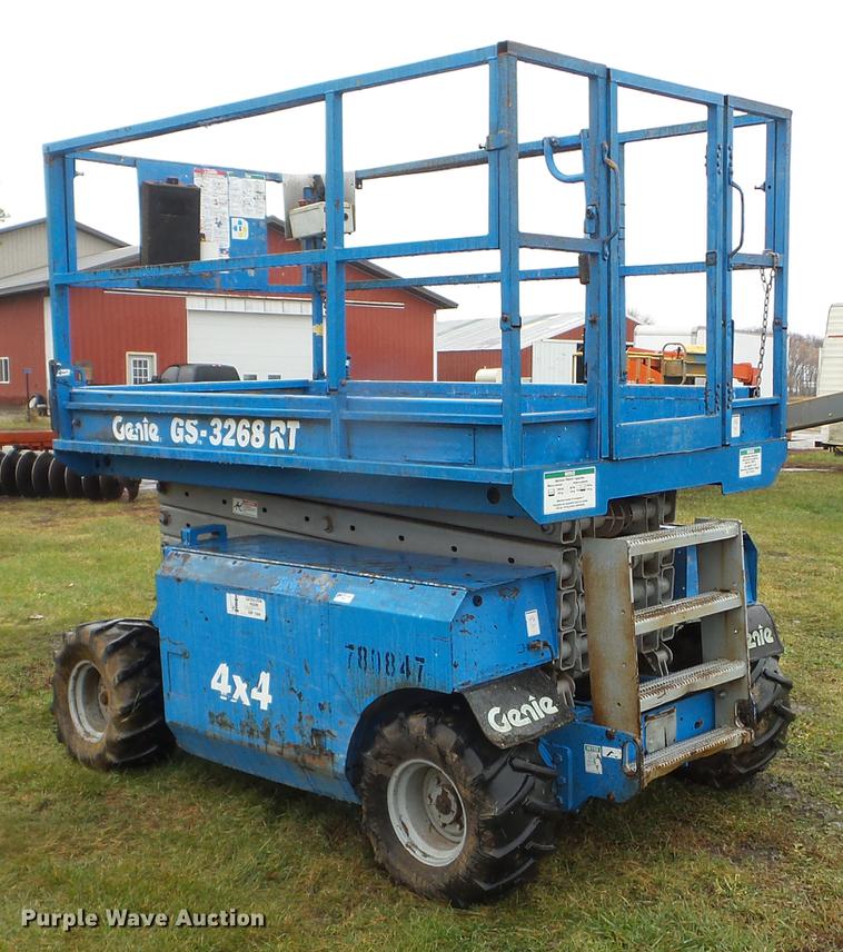 image for item DX9708 2000 Genie GS-3268 scissor lift