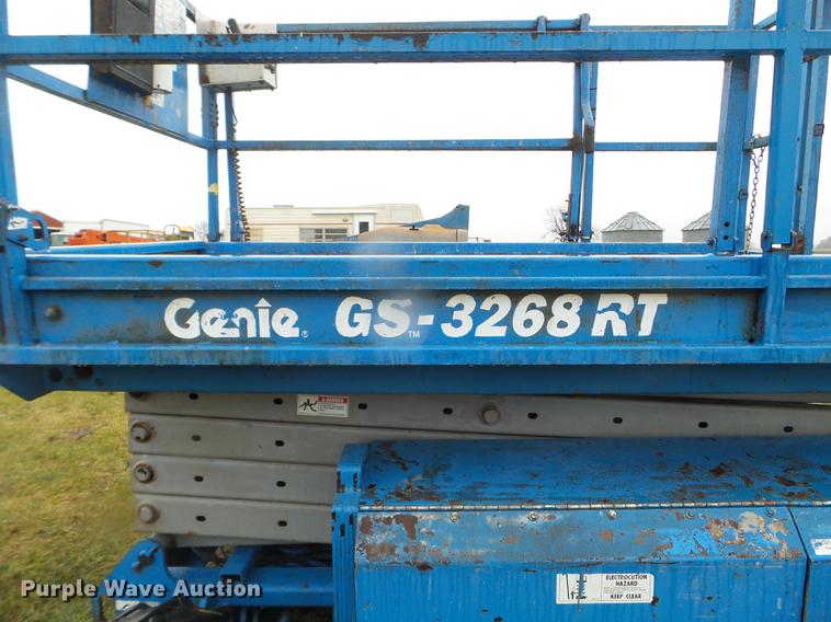 image for item DX9708 2000 Genie GS-3268 scissor lift