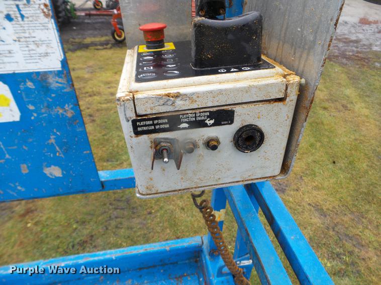 image for item DX9708 2000 Genie GS-3268 scissor lift