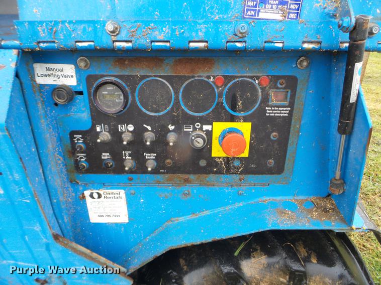 image for item DX9708 2000 Genie GS-3268 scissor lift