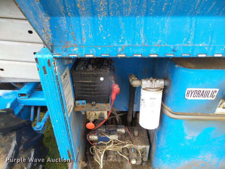 image for item DX9708 2000 Genie GS-3268 scissor lift