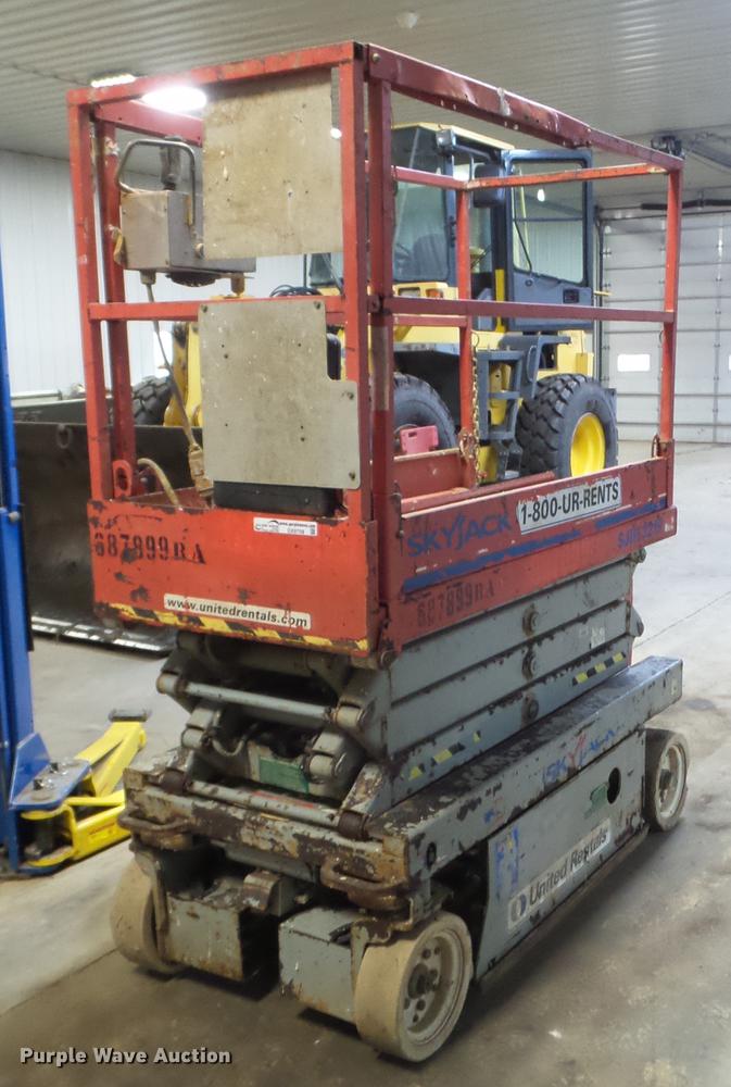 image for item DX9709 Skyjack SJIII 3219 scissor lift
