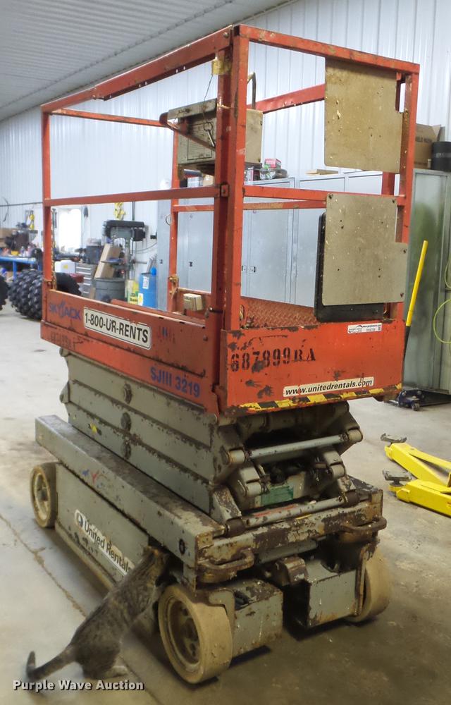 image for item DX9709 Skyjack SJIII 3219 scissor lift