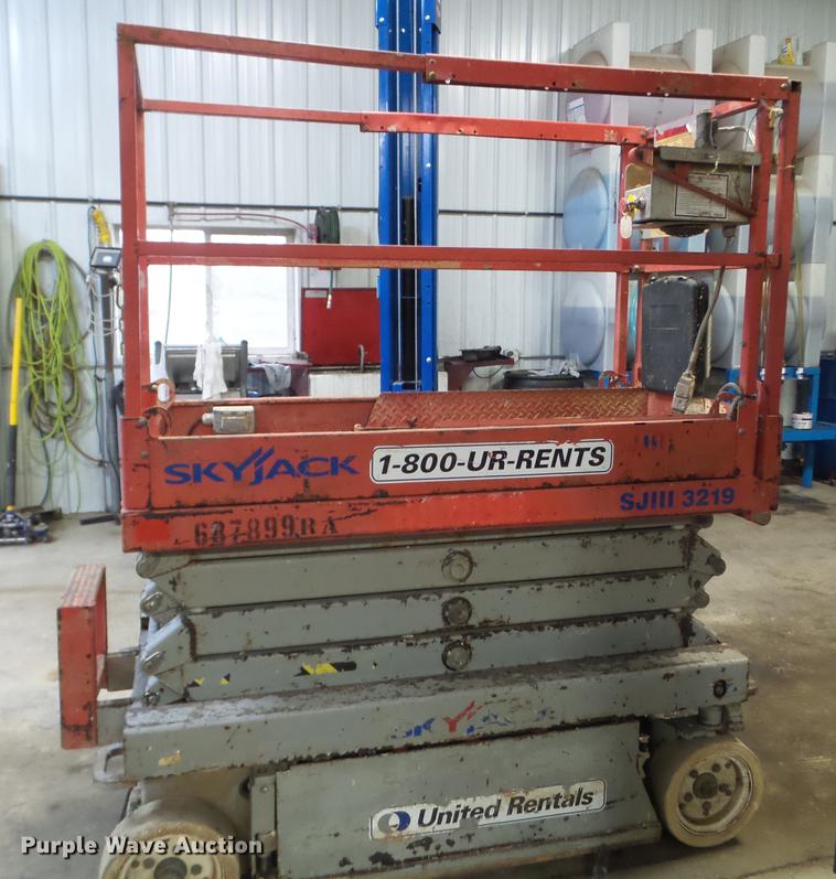 image for item DX9709 Skyjack SJIII 3219 scissor lift