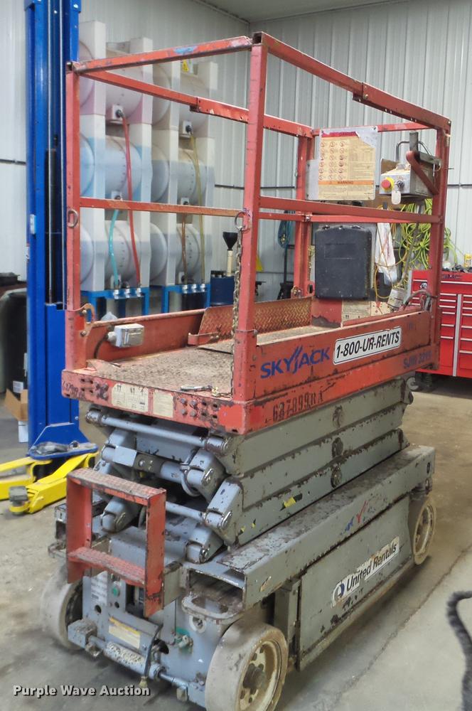 image for item DX9709 Skyjack SJIII 3219 scissor lift