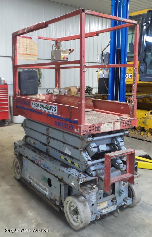 image for item DX9709 Skyjack SJIII 3219 scissor lift