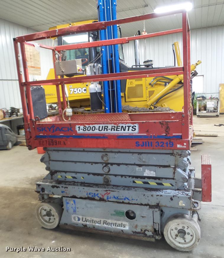image for item DX9709 Skyjack SJIII 3219 scissor lift