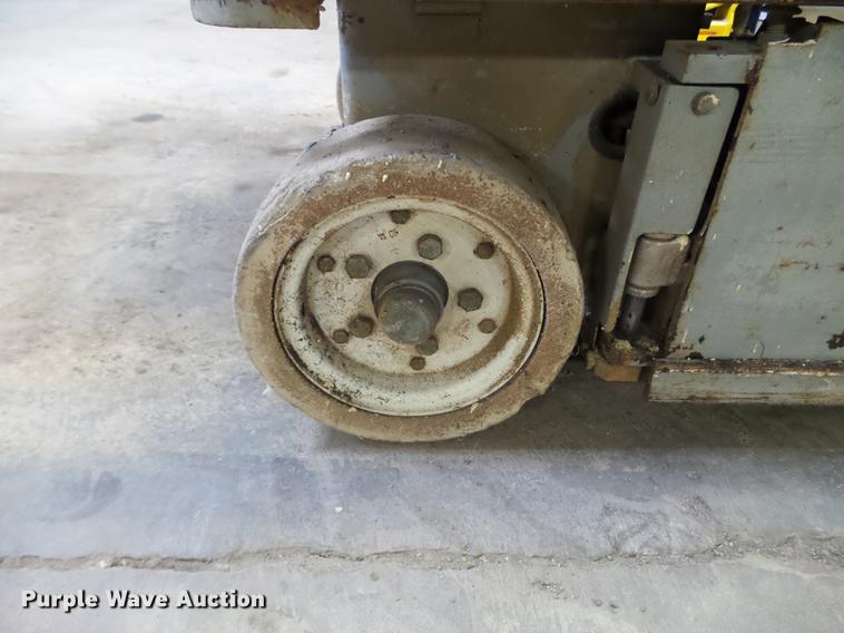 image for item DX9709 Skyjack SJIII 3219 scissor lift