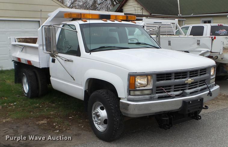 image for item DX9719 1999 Chevrolet K3500 flat dump bed pickup truck