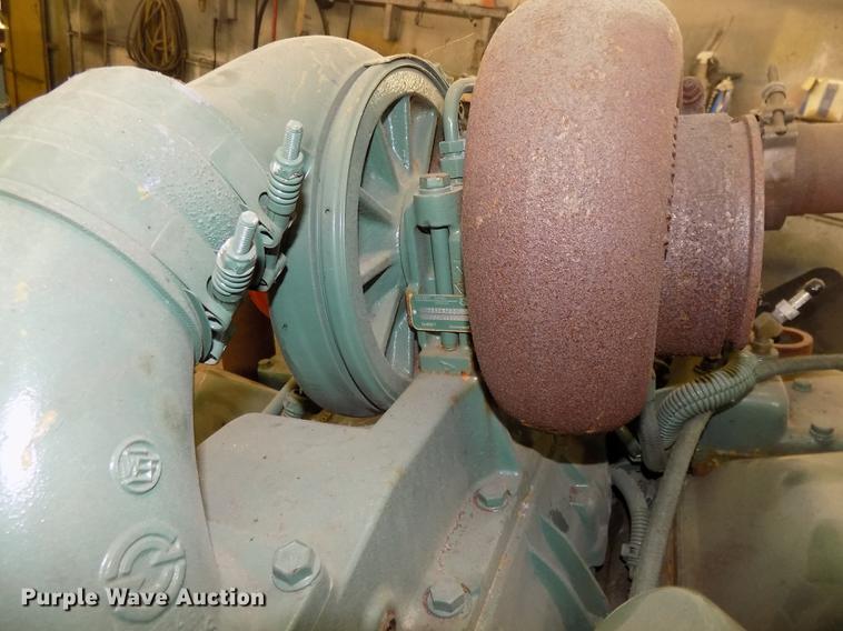 image for item DZ9598 Detroit Diesel 8083-7K92 V8 turbo diesel engine