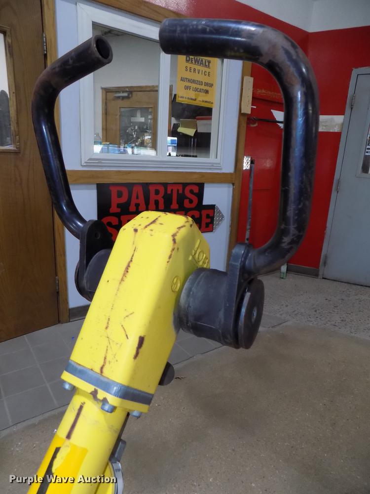 image for item DZ9614 2006 Wacker DPU5045H plate compactor