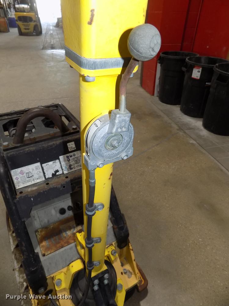 image for item DZ9614 2006 Wacker DPU5045H plate compactor