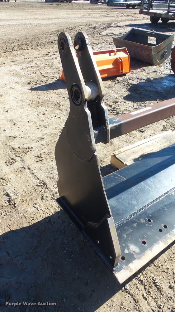 96"W combination bucket cutting edge in Wichita, KS Item EH9113 sold