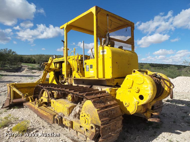 image for item EI9659 1958 International TD18 dozer