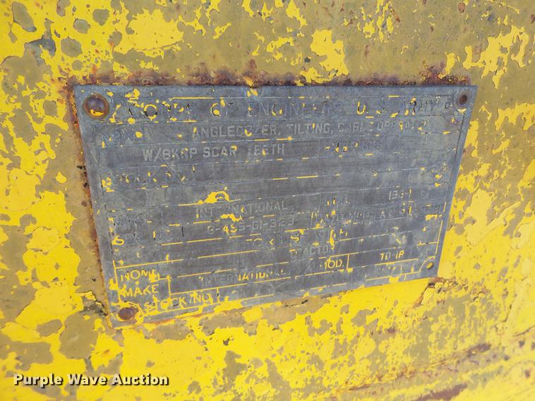 image for item EI9659 1958 International TD18 dozer