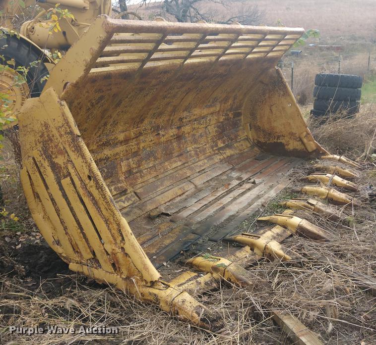 image for item EJ9719 Caterpillar 141"W loader bucket