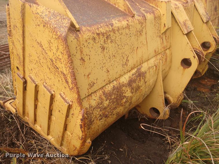 image for item EJ9719 Caterpillar 141"W loader bucket