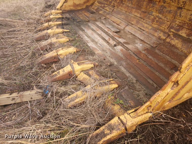 image for item EJ9719 Caterpillar 141"W loader bucket