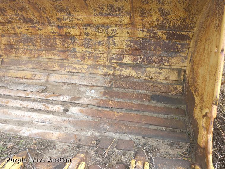 image for item EJ9719 Caterpillar 141"W loader bucket