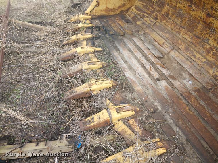 image for item EJ9719 Caterpillar 141"W loader bucket